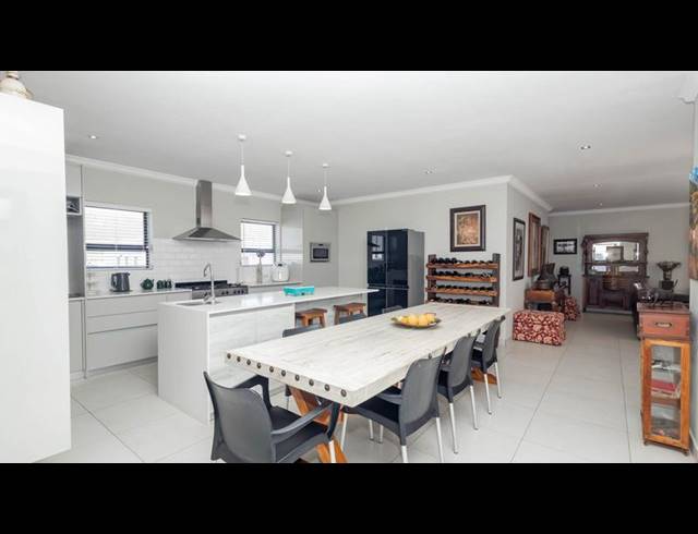 3 BEDROOM HOUSE FOR SALE IN SANDY POINT